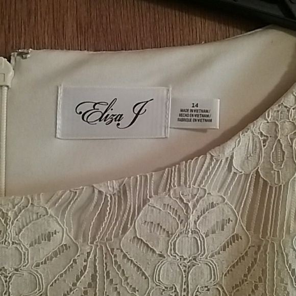 Dress - Picture 2 of 3